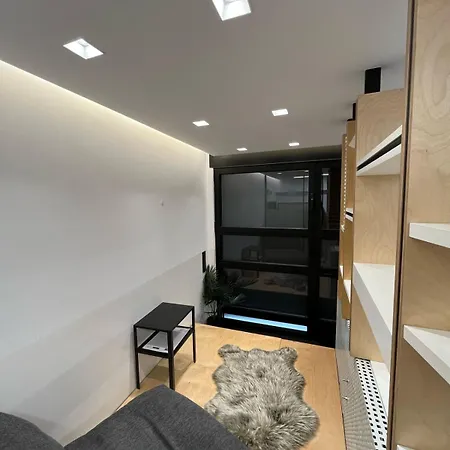 아파트 Old Town Flat