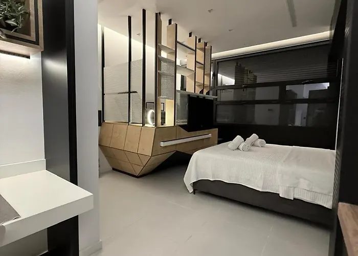 Old Town Loft 1 * Патра
